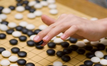 Faut-il avoir peur du robot AlphaGo ?