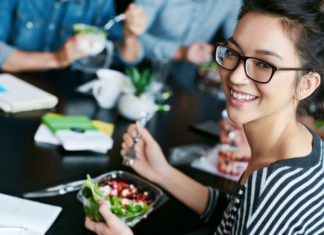 Comment se faire livrer des plats sains au bureau ?
