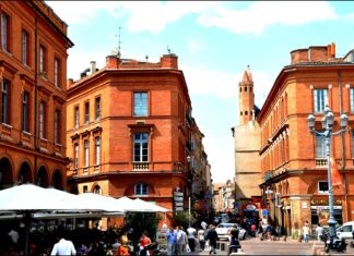La ville rose : une destination originale pour passer une lune de miel