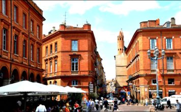 La ville rose : une destination originale pour passer une lune de miel