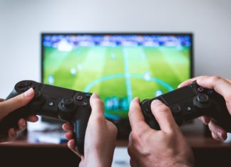 En 2018, quelle console choisir : Xbox One ou PlayStation 4 ?