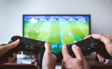 En 2018, quelle console choisir : Xbox One ou PlayStation 4 ?