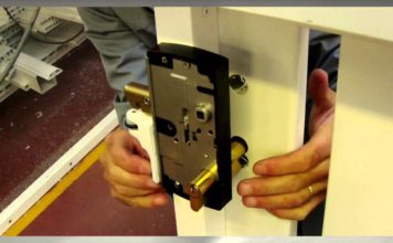 Comment installer une serrure en applique ?