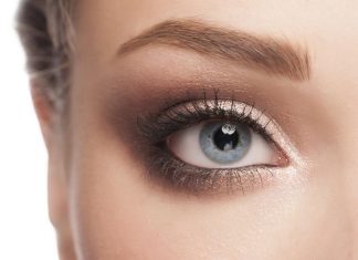 Proposer un maquillage permanent à ses clientes : tout ce qu’il faut savoir