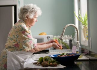 5 avantages de mettre en place un système de domotique pour personnes âgées