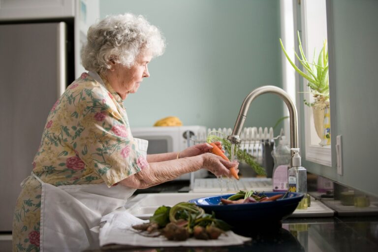5 avantages de mettre en place un système de domotique pour personnes âgées