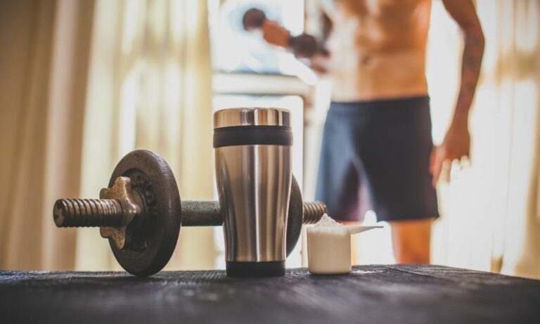 Quelle quantité de poudre de protéines (whey) prendre ?