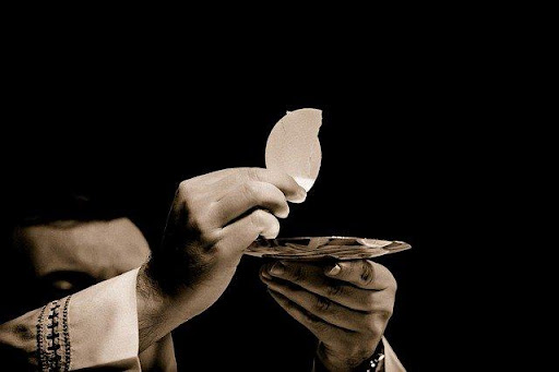 Sainte Communion : explication et conseils sur la cérémonie