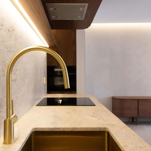 Une touche d’or pour un intérieur de maison de luxe
