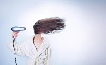 En combien de temps repoussent les cheveux après une greffe ? Temps de repousse cheveux