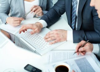 Êtes-vous concerné par le portage salarial ? réunion informatique